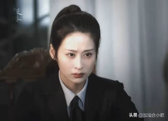 一人毀掉整部劇,央視《深潛》里這位敗筆演員,讓人看著真難受!