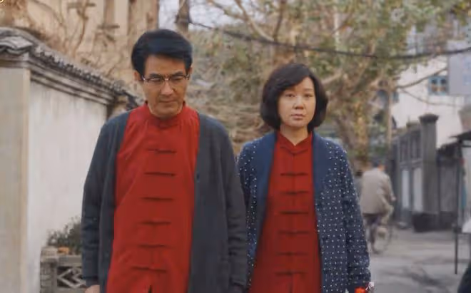 《小巷人家》大結局:若非黃玲娘家太有錢,莊超英不會討好她