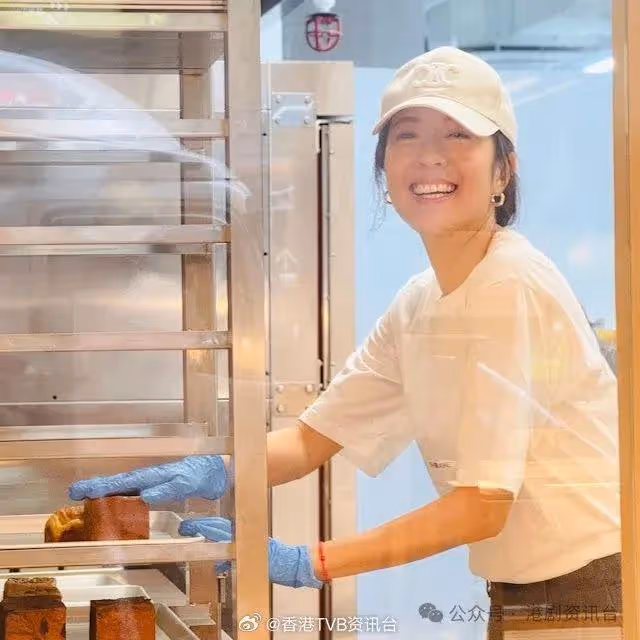 前視後開鋪做生招牌成新打卡點!網民大讚:她離開TVB後人變美了