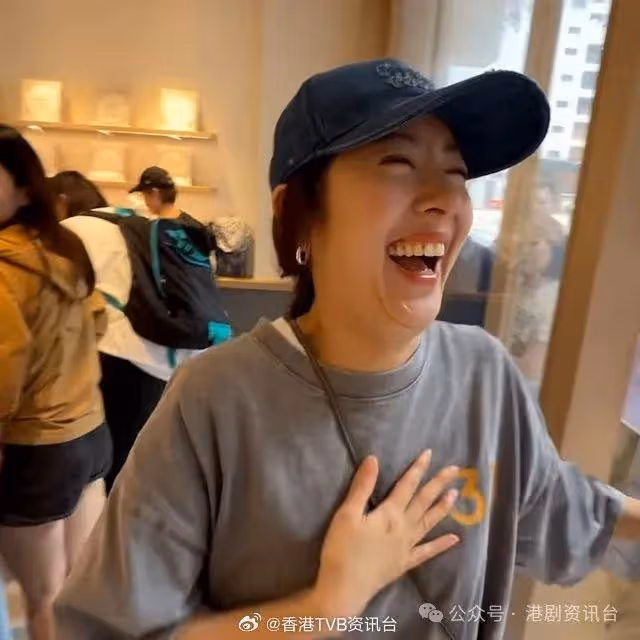 前視後開鋪做生招牌成新打卡點!網民大讚:她離開TVB後人變美了