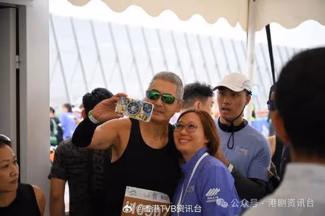 前視後開鋪做生招牌成新打卡點!網民大讚:她離開TVB後人變美了