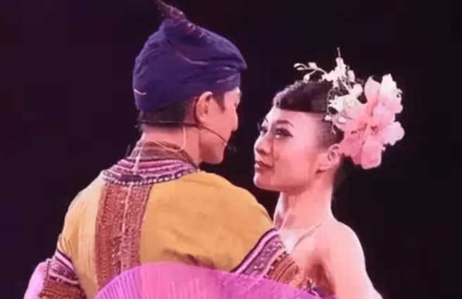 她陪劉德華25年,如今42歲仍未嫁人,眼睜睜看著華仔娶了別人