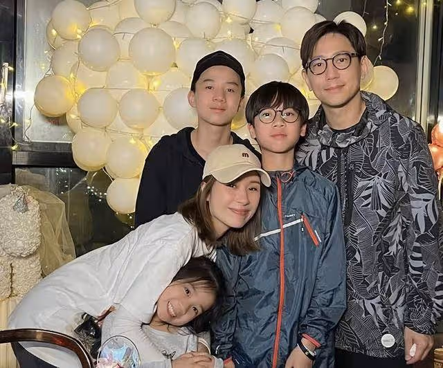 香港女星復出轉型做網紅,慘遭網友嫌棄過氣,因老公家暴險些離婚