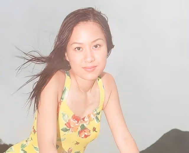 香港女星復出轉型做網紅,慘遭網友嫌棄過氣,因老公家暴險些離婚
