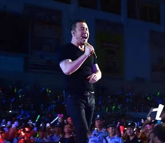 楊坤刀郎澳門同台暗中較勁,昔日天王能否逆襲再創輝煌