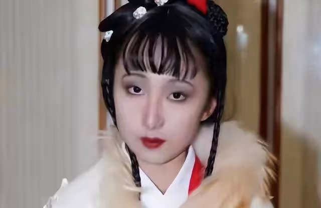 17歲少女神似林黛玉,藝考驚艷評委,網友:陳曉旭重生