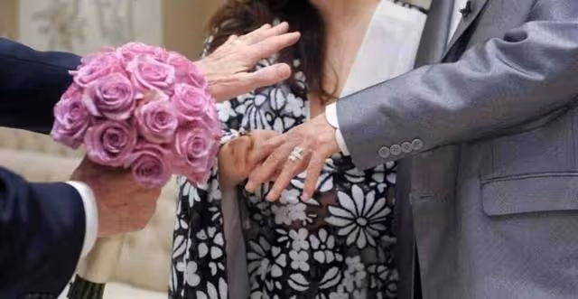 孫穎48歲曬結婚照,85歲劉詩昆的愛情告白,這才是幸福的模樣