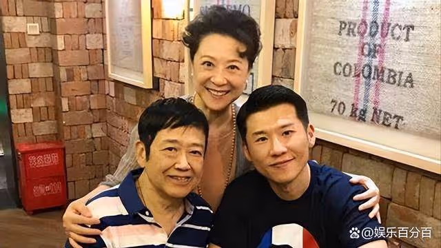 「野路子」王驍,寧做配角15年,不靠影后母親王馥荔,如今爆火