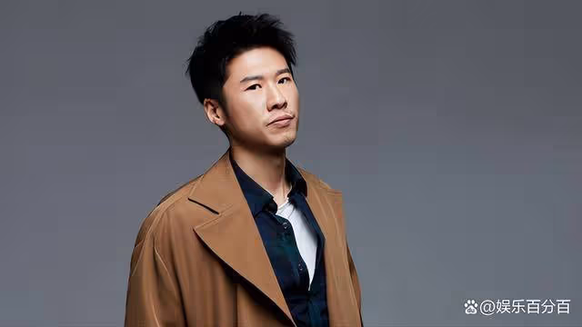 「野路子」王驍,寧做配角15年,不靠影后母親王馥荔,如今爆火