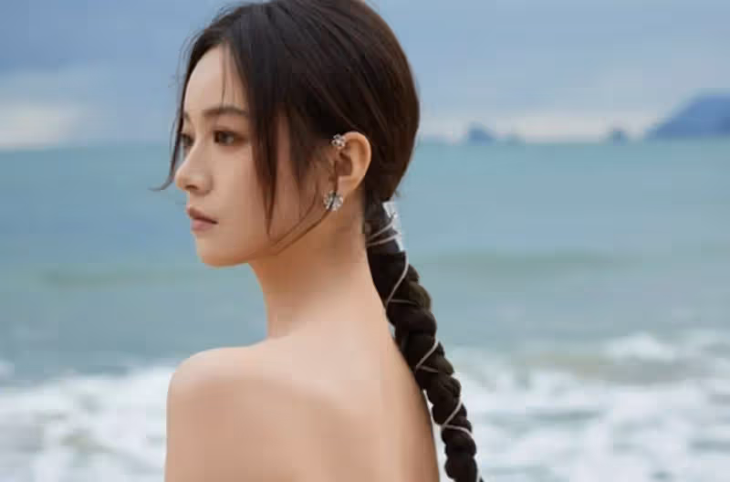 24歲影后李庚希被喊黑幕!曾被徐靜蕾力捧沒聽倪萍勸告