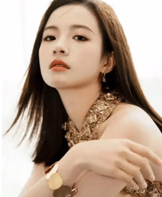 24歲影后李庚希被喊黑幕!曾被徐靜蕾力捧沒聽倪萍勸告