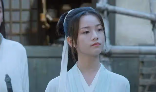 24歲影后李庚希被喊黑幕!曾被徐靜蕾力捧沒聽倪萍勸告
