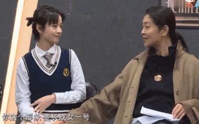 24歲影后李庚希被喊黑幕!曾被徐靜蕾力捧沒聽倪萍勸告