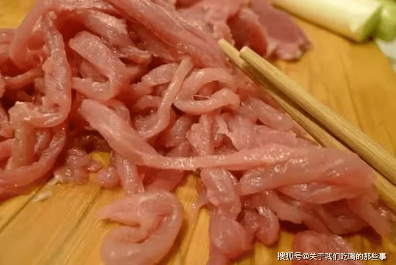 肉絲湯怎麼做更好喝?牢記3點,肉絲不柴不腥,湯汁又鮮又香