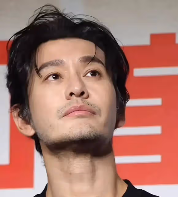 網友街頭偶遇葉珂,本人真實顏值曝光長相十分甜蜜,身材不像懷孕