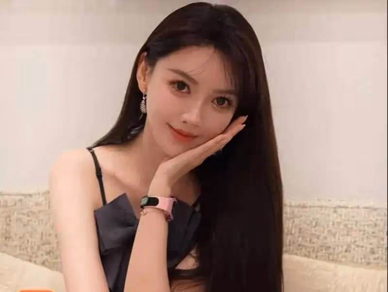 網友街頭偶遇葉珂,本人真實顏值曝光長相十分甜蜜,身材不像懷孕