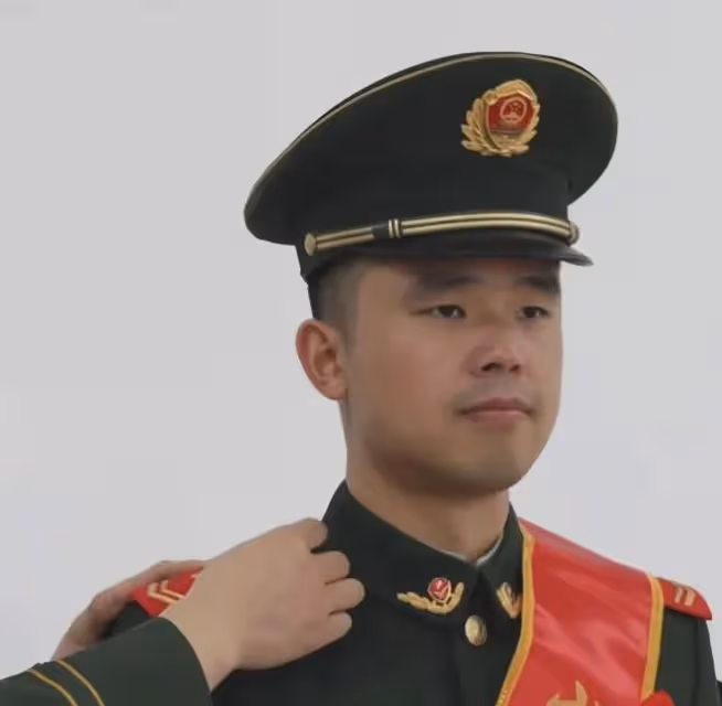 36歲網紅「陳班長」去世,妻子親手拔掉氧氣管,死因曝光讓人唏噓
