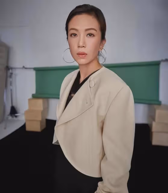 這一次,姐弟戀的「殘酷現實」,在51歲林有慧身上展現得淋漓盡致