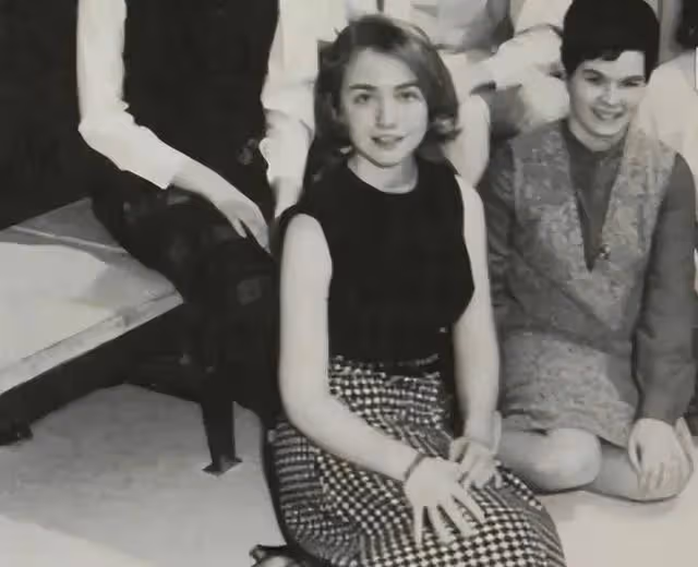 1965年,18歲的希拉蕊照片:皮膚水潤,冰肌玉骨,美的不可方物