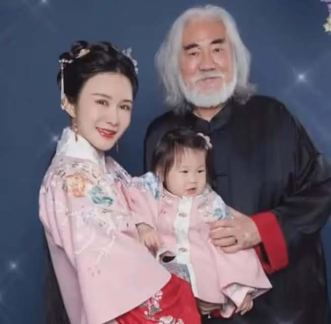 杜星霖:與大20歲富豪離婚後,轉頭嫁大31歲的張紀中,我只圖感情