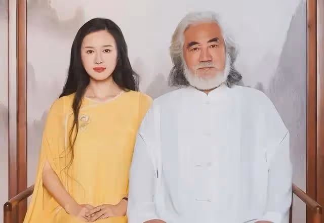 杜星霖：與大20歲富豪離婚後，轉頭嫁大31歲的張紀中，我只圖感情