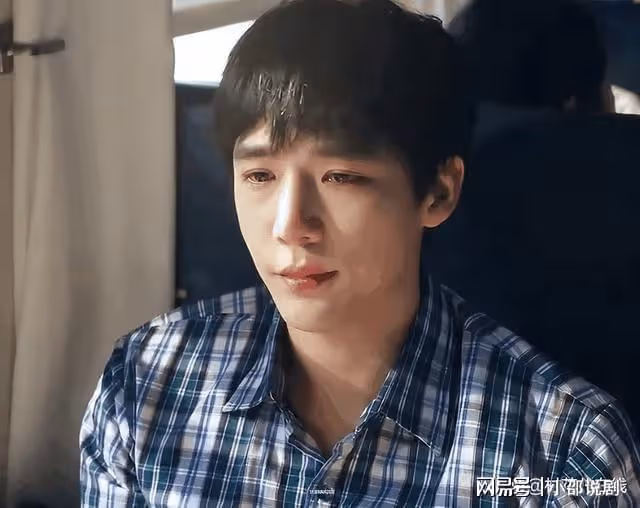 《小巷人家》王安宇甜戀關曉彤CP感爆棚,收視碾壓《永夜星河》
