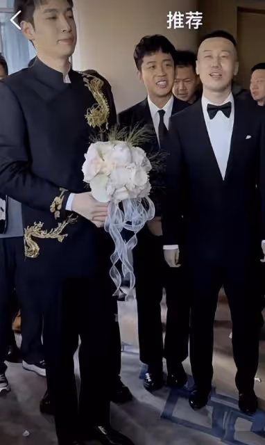 郭德綱外甥大婚！新娘孕肚明顯，明星伴郎陣容強大
