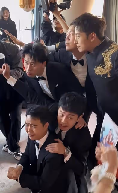 郭德綱外甥大婚！新娘孕肚明顯，明星伴郎陣容強大