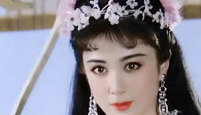 最美妲己傅藝偉，二婚再離，17歲艷壓群芳到52歲入獄，如今怎樣？