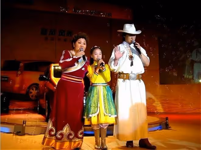吉祥三寶現狀:父親早已去世,女兒遠嫁韓國生子,母親孤獨一人