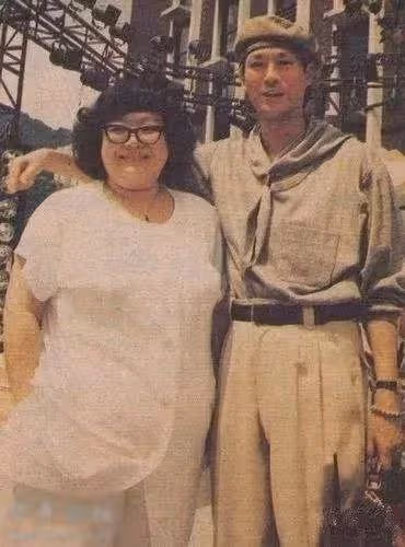 鄭欣宜加拿大產子,77歲鄭少秋當外公,沈殿霞終於安心了!