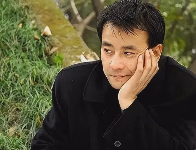 他是最乾淨男演員,娶小23歲郝蕾,陪妻子戰勝家族遺傳病