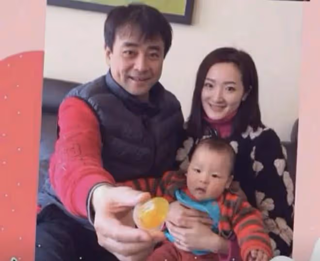 他是最乾淨男演員,娶小23歲郝蕾,陪妻子戰勝家族遺傳病