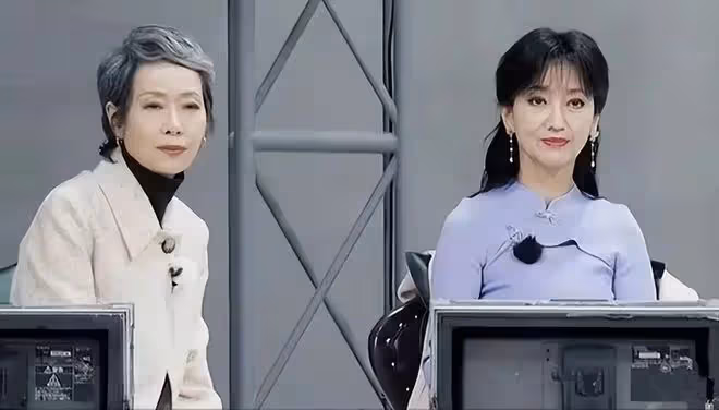 60歲葉童與富豪老公同框,1個滿臉滄桑,1個春風滿面,暴露地位