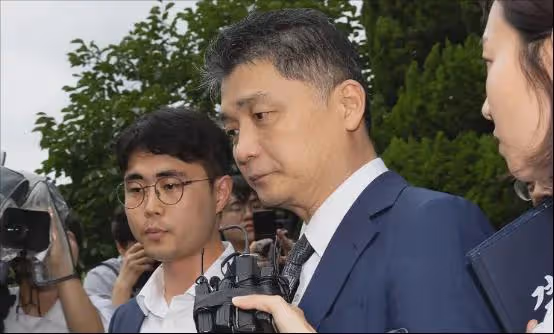 貧寒學子,用不到20年時間,背靠騰訊和阿里,躋身頂級富豪圈