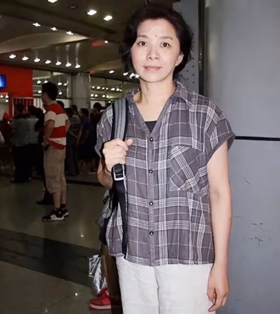 惡婆婆專業戶出演《小巷人家》,當年是氧氣大美女!