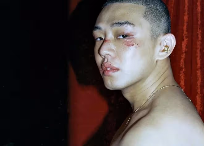 劉亞仁因父親去世要求減刑,穿囚服露面,否認教唆和刪除罪證