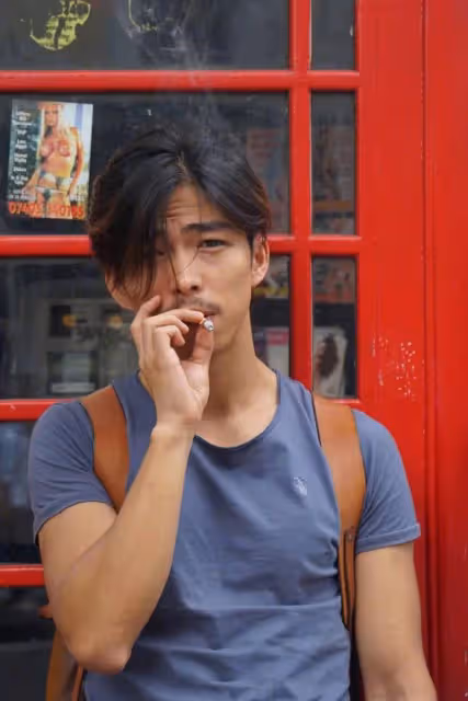 孫紅雷稱金雞金馬最佳男配「那個男的」引熱議,對方微表情顯格局
