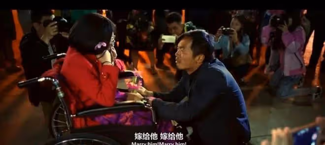 帶著200塊和絕症女友跑了,這對情侶卻被央視點贊、讓董卿落淚!
