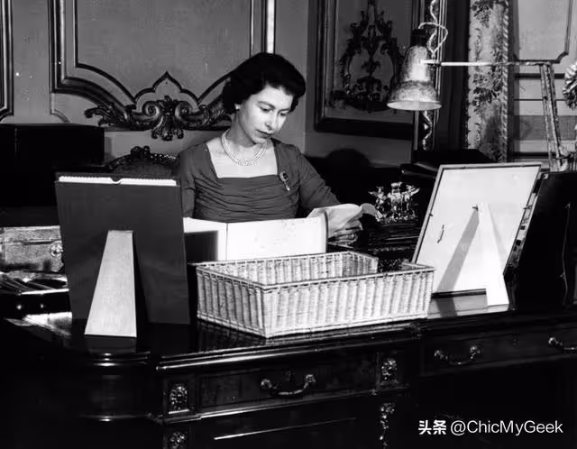 伊莉莎白二世女王生前日記曝光,簡短5字紀錄最後時光!