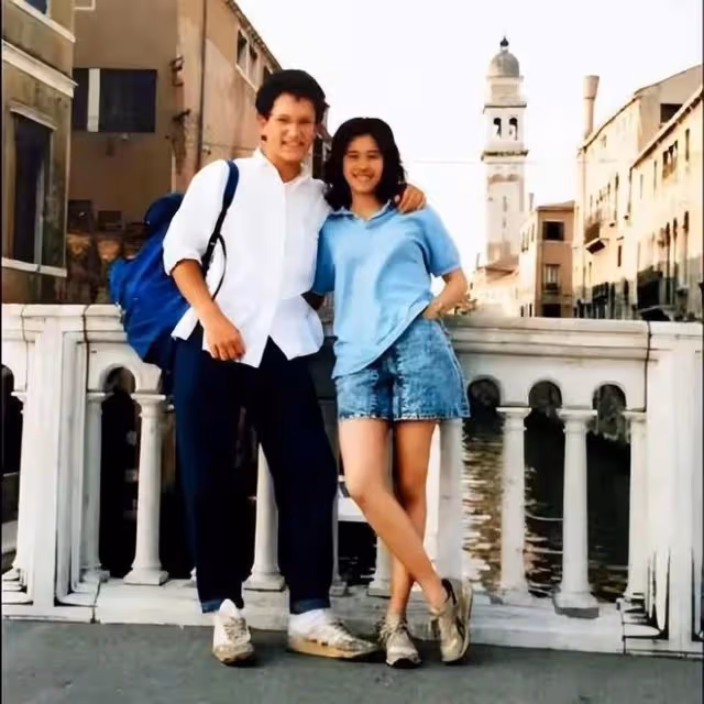 愛過周星馳,和舒淇老公虐戀9年,41歲嫁初戀,她是娛樂圈真頂流