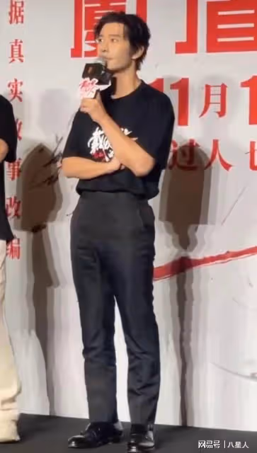 作秀?黃曉明為葉珂事件鞠躬道歉!演員眼淚不能信,比上廁所都隨意