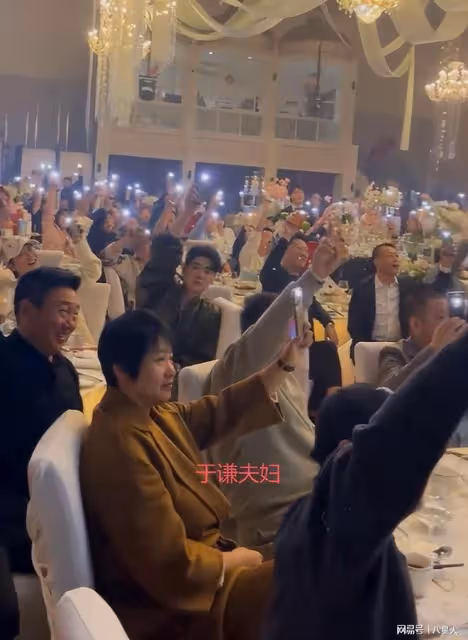 郭德綱外甥王九龍結婚!德雲社上百人到場,于謙證婚郭麒麟上台唱歌