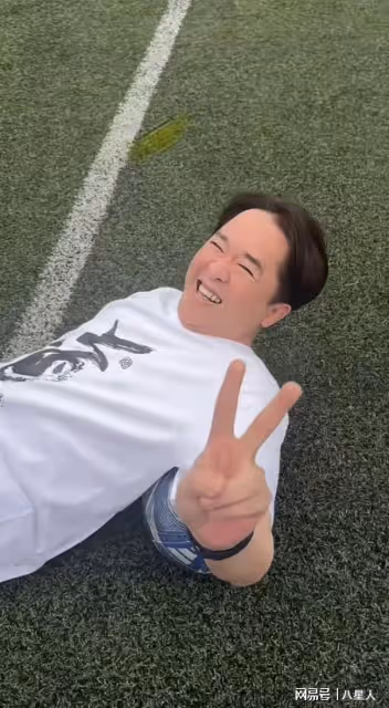女星殺手57歲億萬富豪現身!每月花150萬養3個女友,不生孩子不結婚