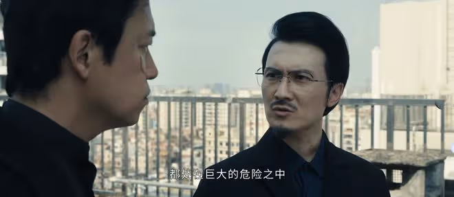《白夜破曉》劉音慘死，關宏峰的黑暗恐懼症恢復，警隊內鬼暴露
