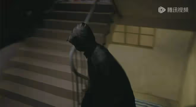 《太陽星辰》首播好評一片!劇情角色癲狠瘋爽,跨時空破案有新意