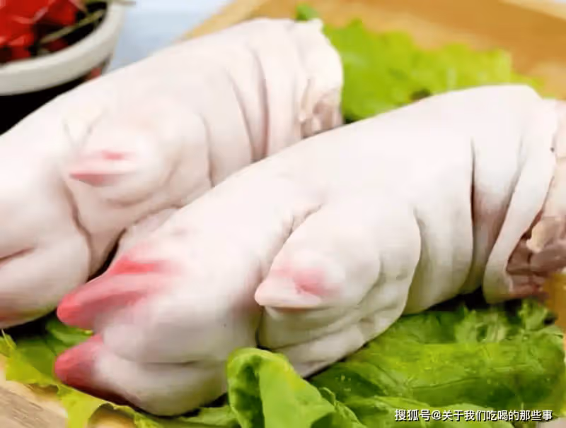 燜豬蹄怎麼做好吃?牢記「4個技巧」,豬蹄Q彈軟爛,不油膩沒腥味