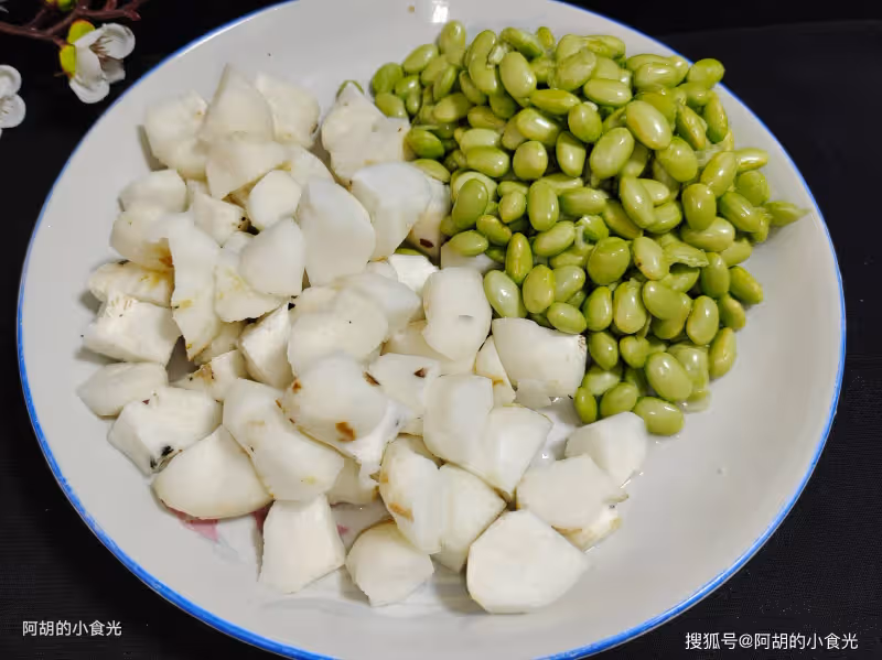 也是時候吃它了,還是冬日刮油第一菜!簡單搭配炒一盤,鮮脆上頭、潤透心窩,清淡好味吃不停