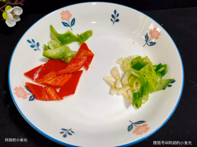 也是時候吃它了,還是冬日刮油第一菜!簡單搭配炒一盤,鮮脆上頭、潤透心窩,清淡好味吃不停