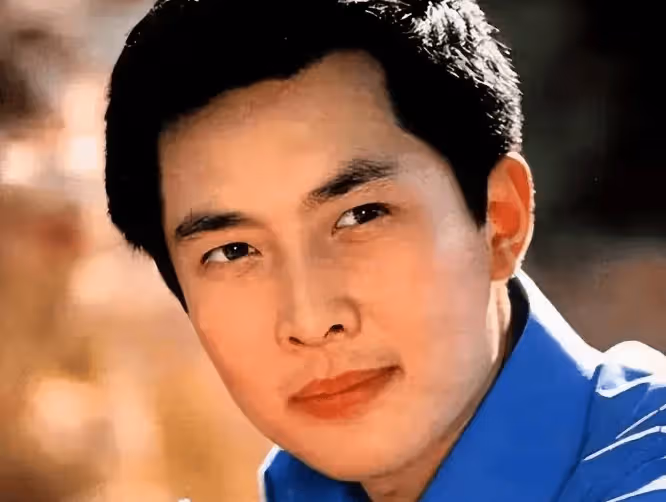 前妻在除夕自殺,唐國強兒子又先天殘疾,72歲的唐國強怎麼啦?